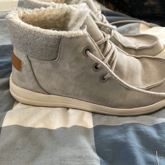 SO Gray Fleece Boots - Size 7 - Picture 2 of 3